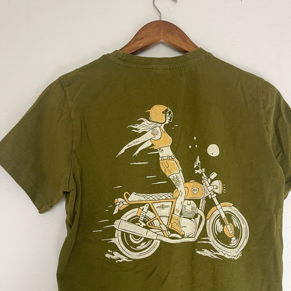 Green Short Sleeve Tee with Vintage Graphic - Picture 2 of 6